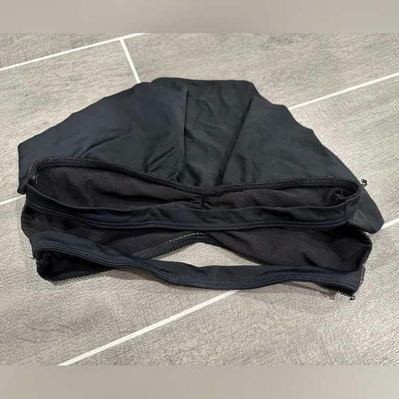 Brandy Melville Bandeau Swimsuit Top with Ruffle Layer and Sweetheart Neckline - Picture 4 of 5